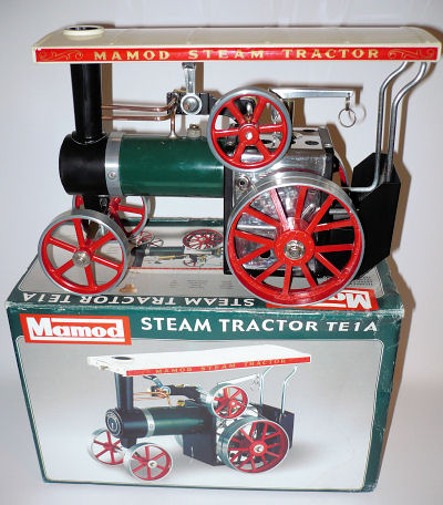 MAMOD WORKING STEAM TRACTION ENGINE TE1A BRASS EDITION WITH ROAD TYRES. 